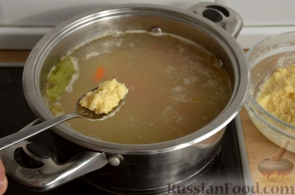 Куриный суп с клёцками из кускуса