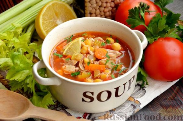Куриный суп с нутом и томатами