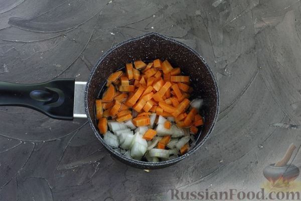 Суп с кускусом, беконом и овощами
