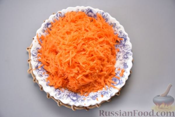 Тефтели с рисом, тушенные с морковью