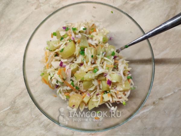 Салат из квашеной капусты с картошкой